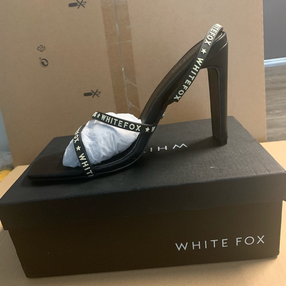 White fox shoe - Picture 5 of 6
